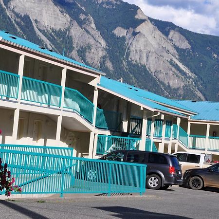 Canadas Best Value Inn Mile-0-Motel Lillooet Exteriör bild