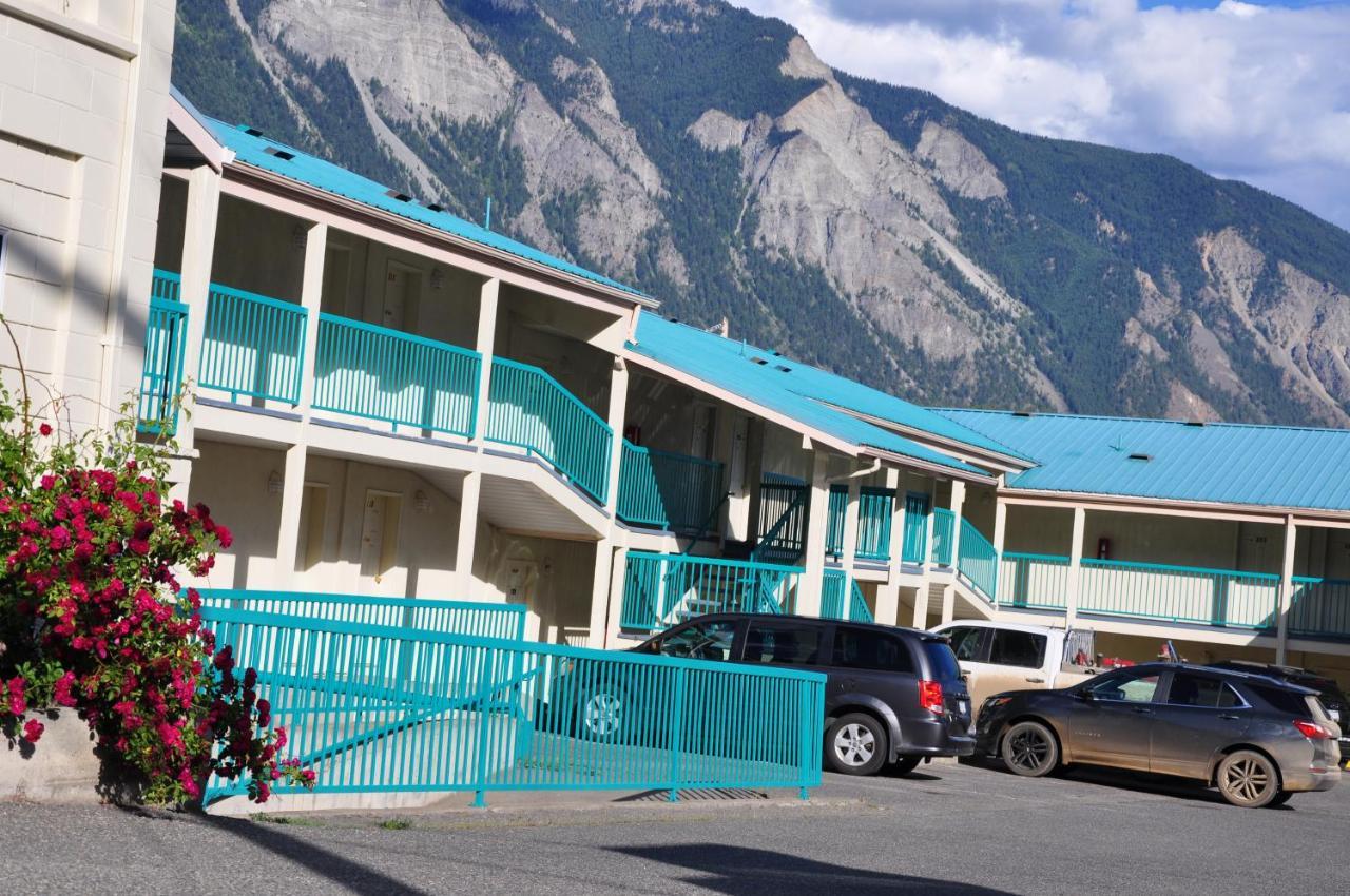 Canadas Best Value Inn Mile-0-Motel Lillooet Exteriör bild