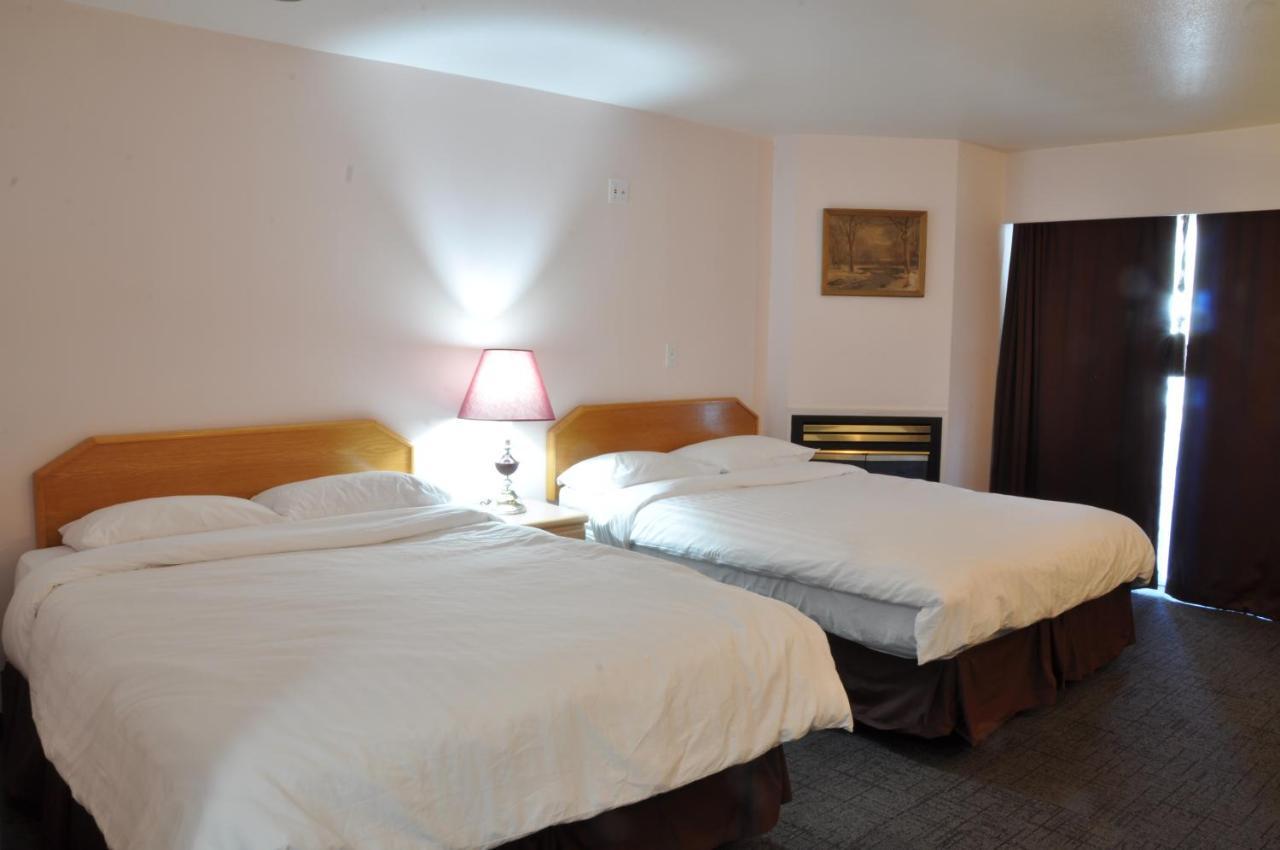 Canadas Best Value Inn Mile-0-Motel Lillooet Exteriör bild