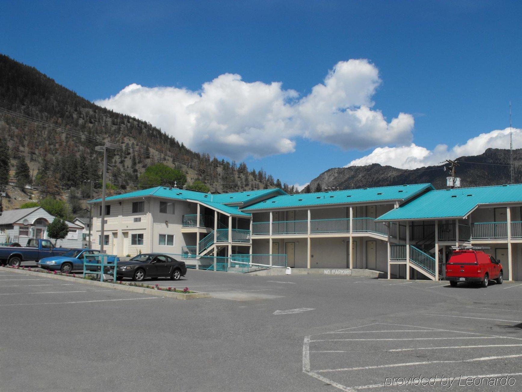 Canadas Best Value Inn Mile-0-Motel Lillooet Exteriör bild