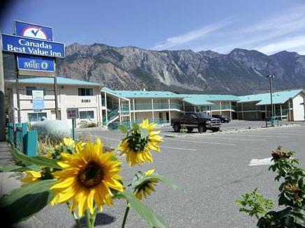 Canadas Best Value Inn Mile-0-Motel Lillooet Exteriör bild